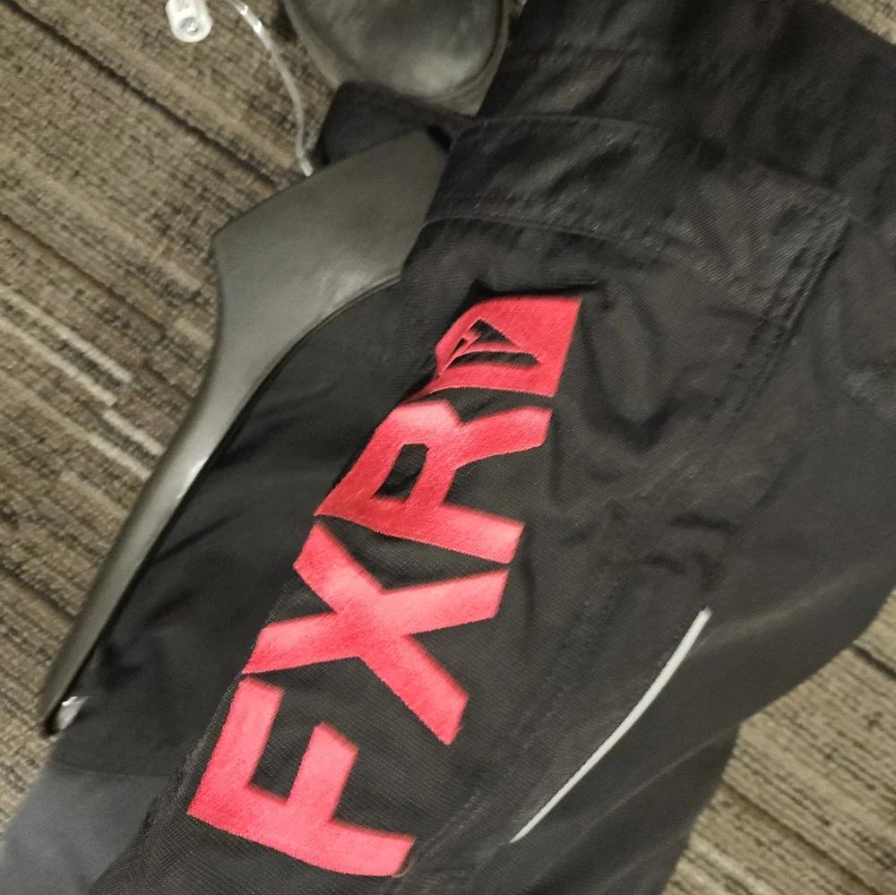 Girls FXR snowmobile F.A.S.T - Picture 4 of 7